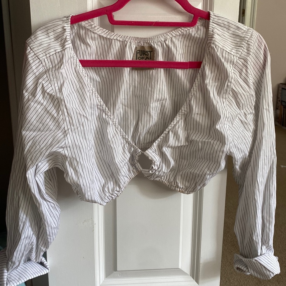 First of a kind keyhole crop size small